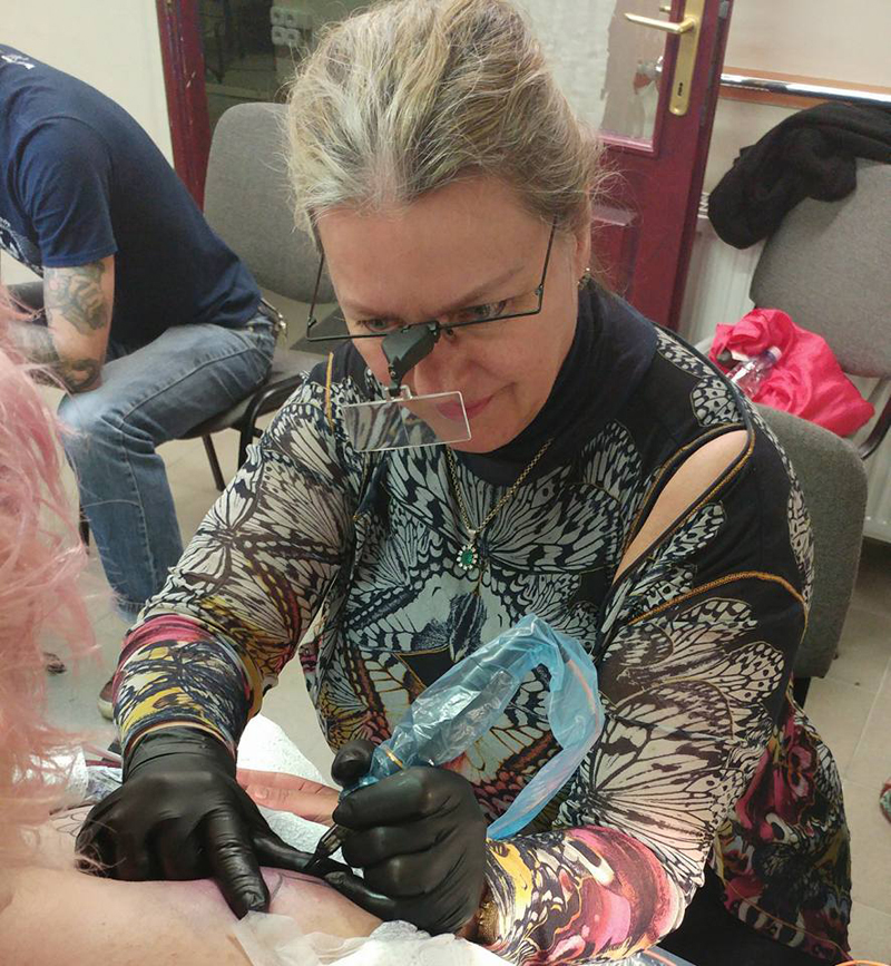 csajos_mintak_csajoknak_magyar_zsuzsa_tetovalas_muveszet_body_art_budapest_2017 (34)
